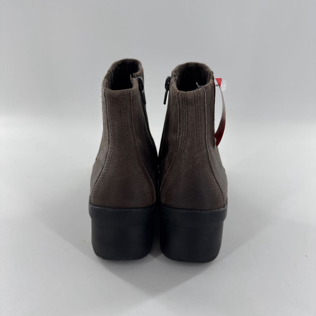 7.5 wedge heel ankle boot