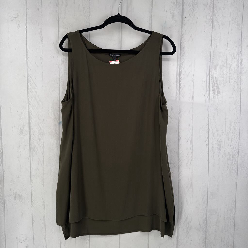 r218 XL scoop neck crepe tank