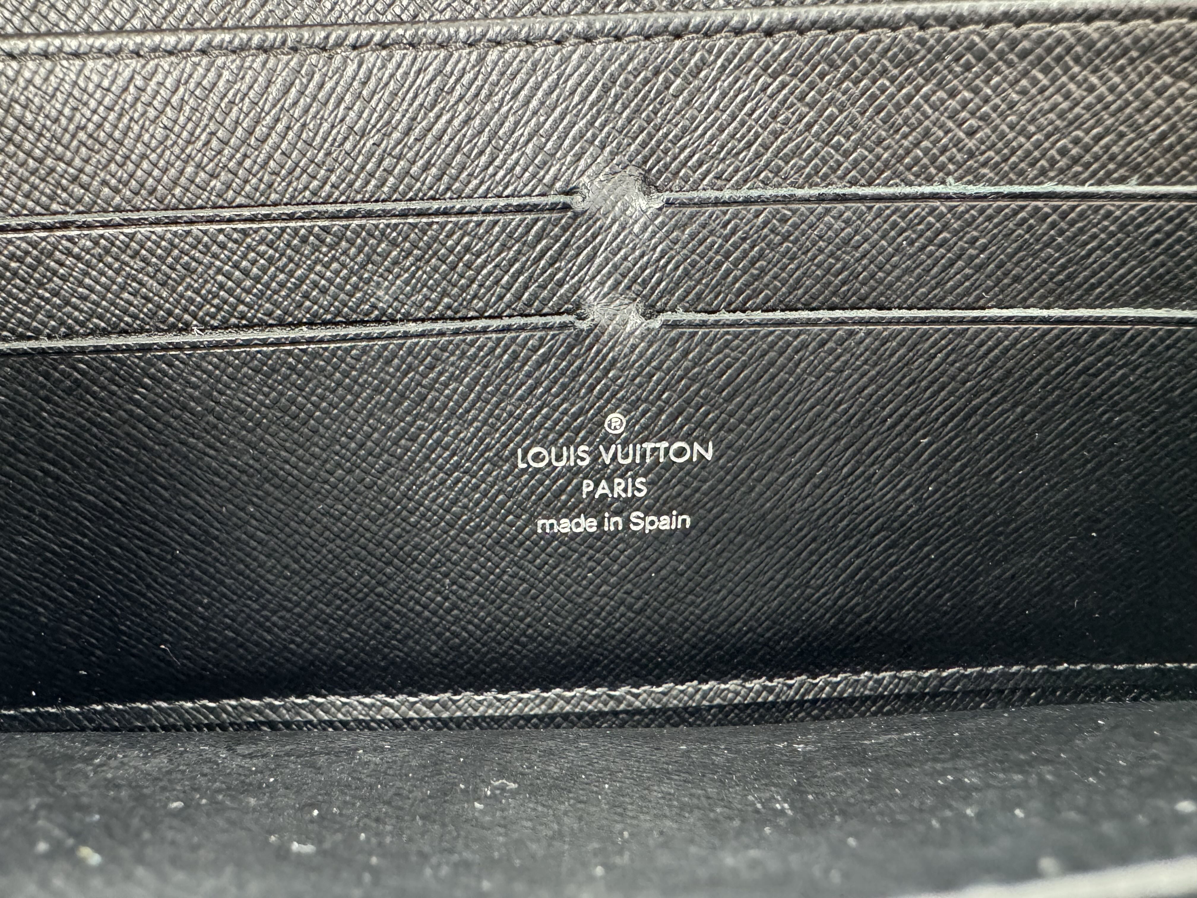 zip around patent epi leather wallet