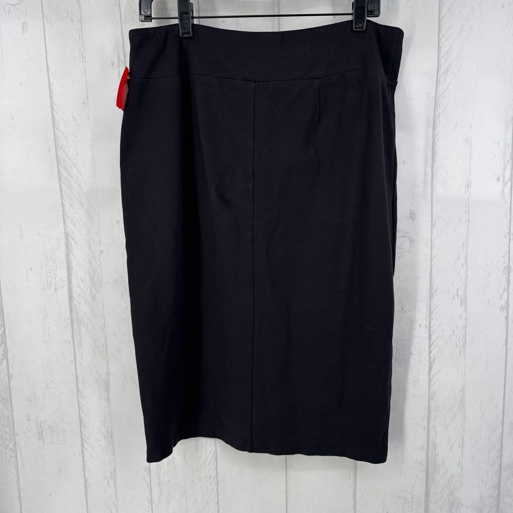 L pull-on skirt