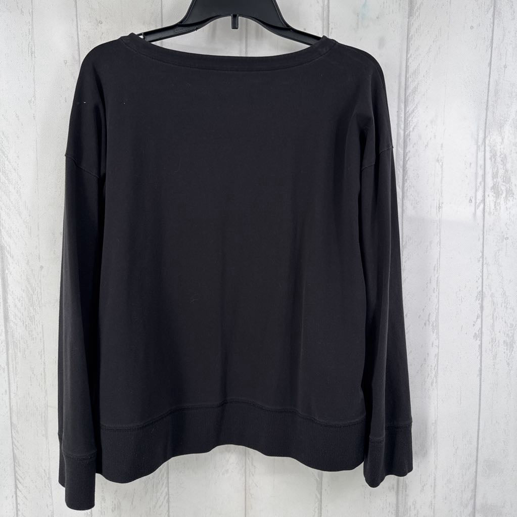 M crewneck sweatshirt