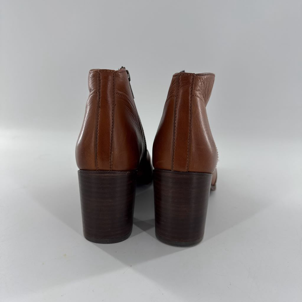 10 leather ankle boot