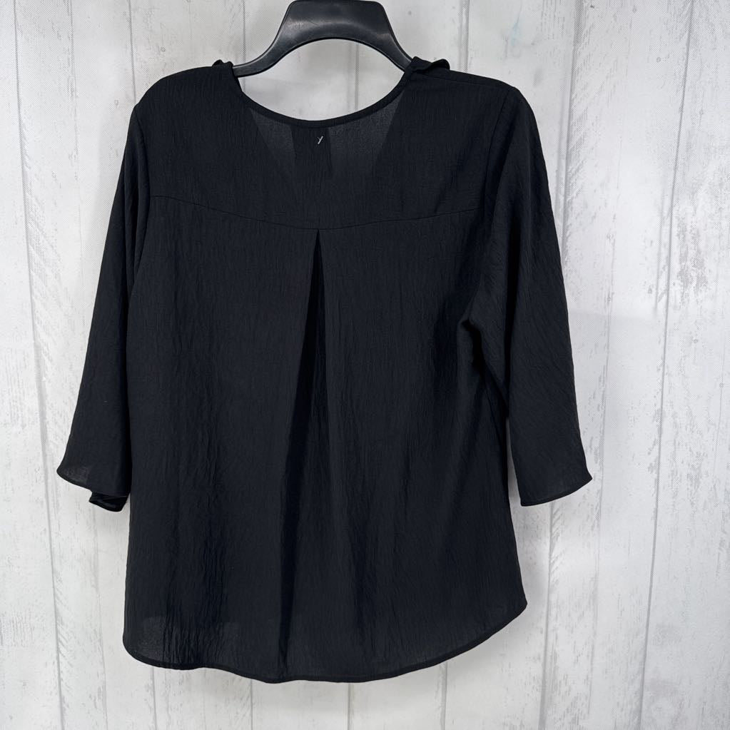 M ruffled v-neck 3/4 slv top