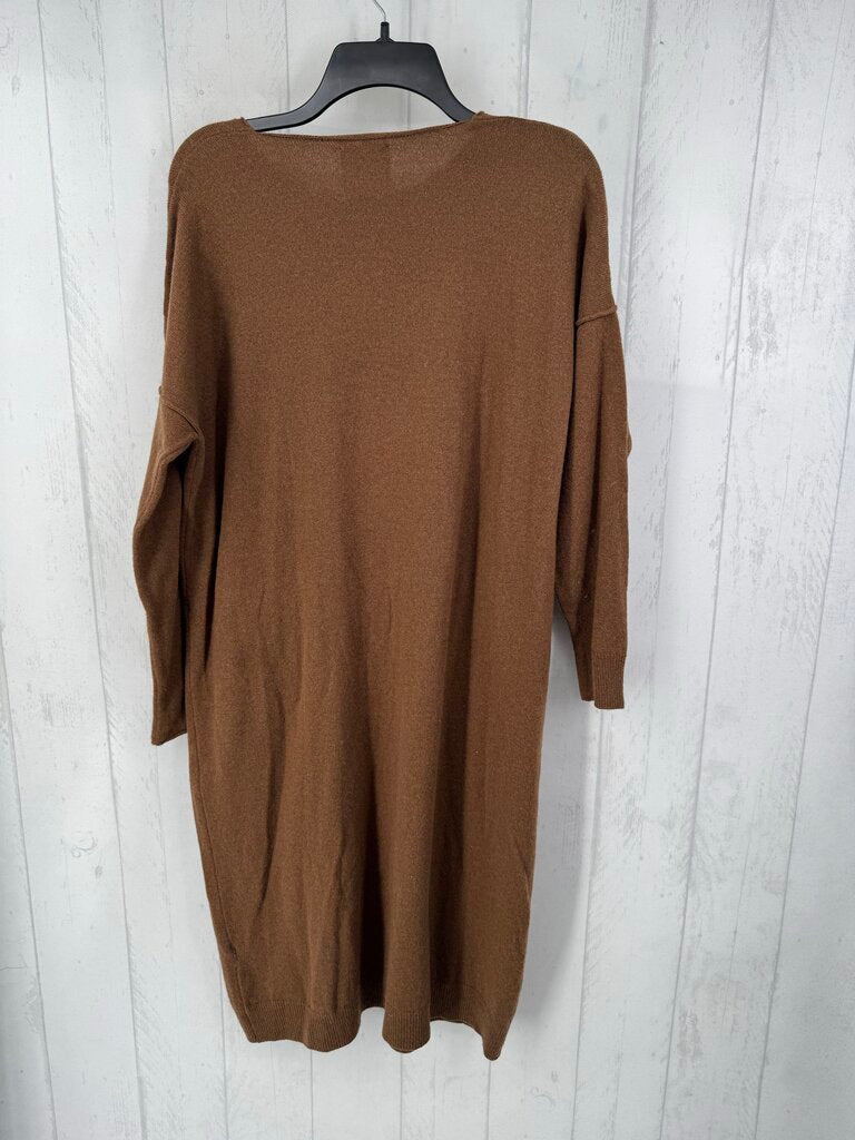 M drop shoulder sweater dress