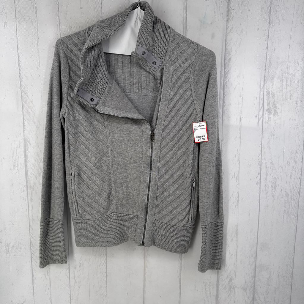 M mock-neck zip up sweater