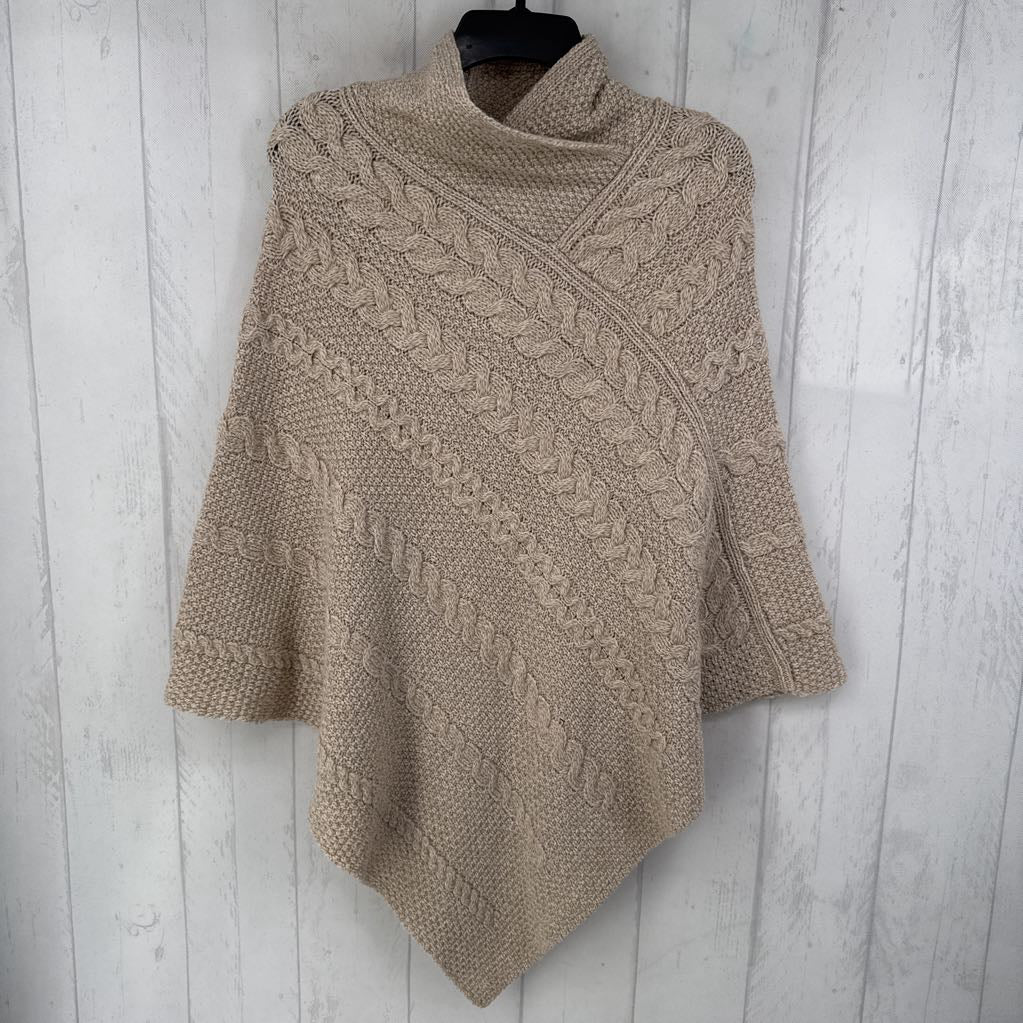 S/M cable knit merino wool shawl