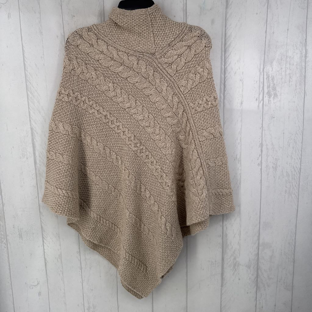 S/M cable knit merino wool shawl