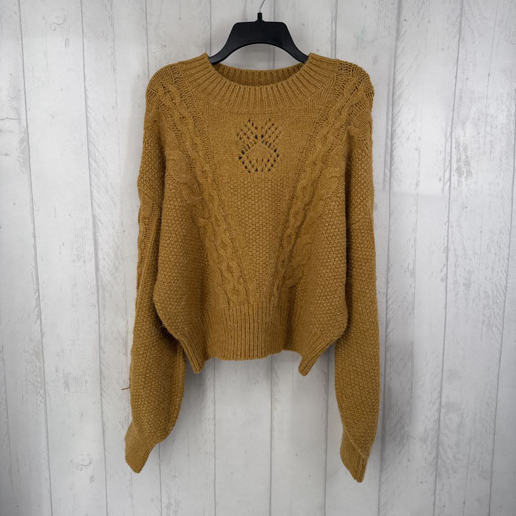 M cable knit sweater