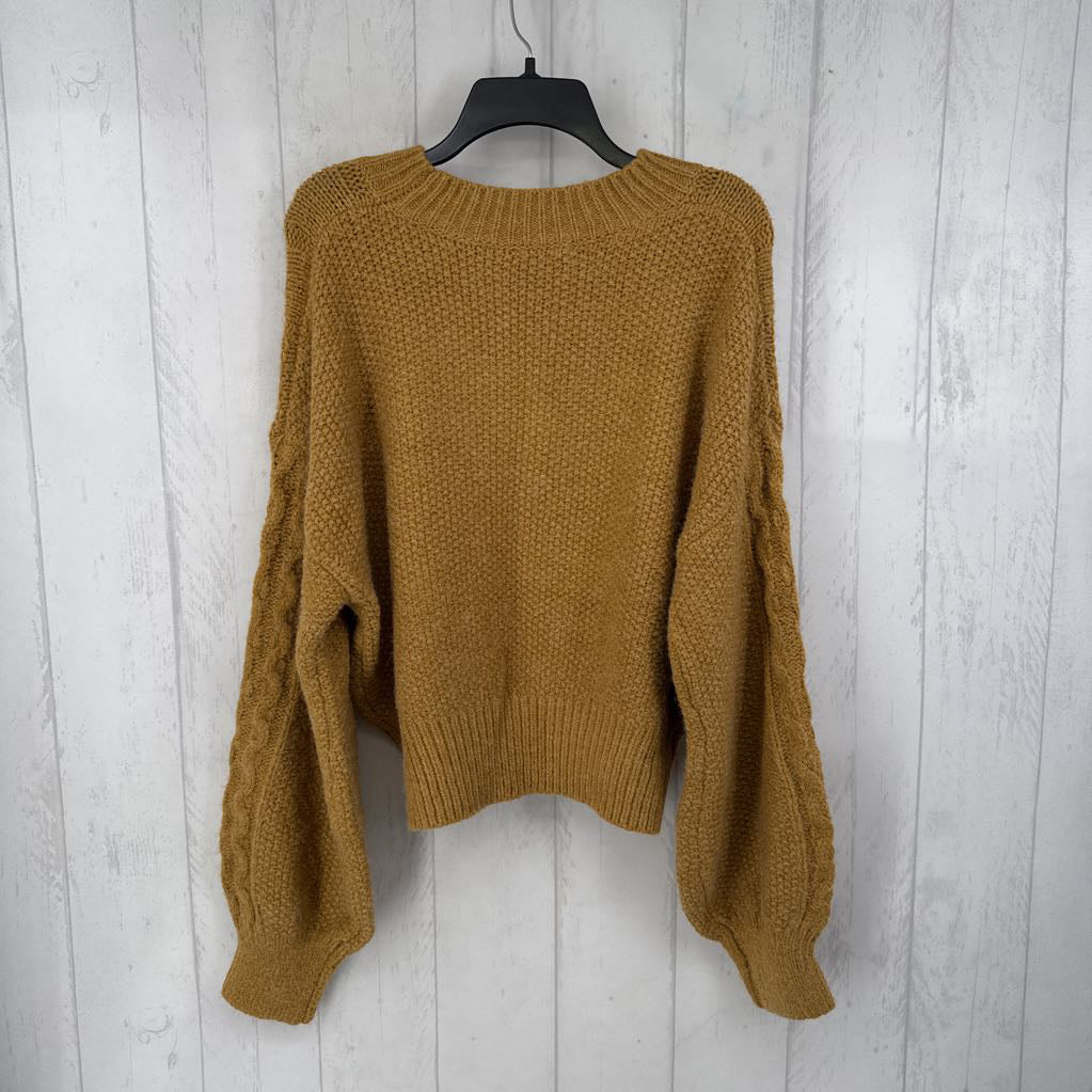 M cable knit sweater
