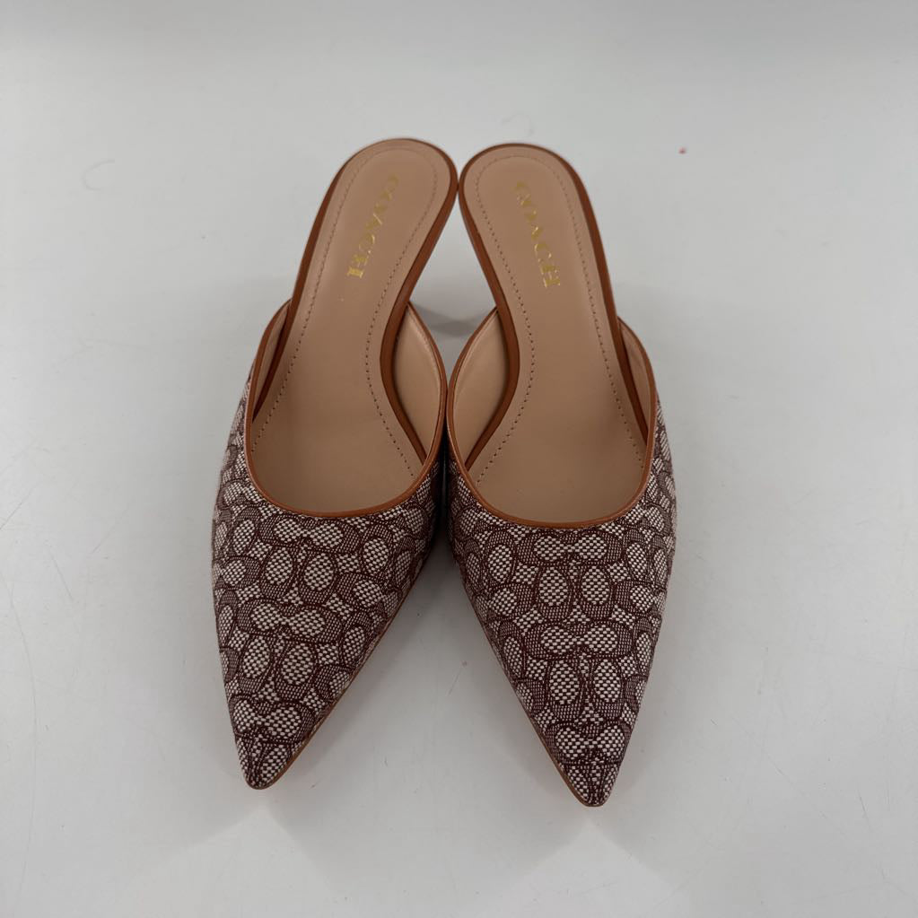 8.5 signature logo kitten heels