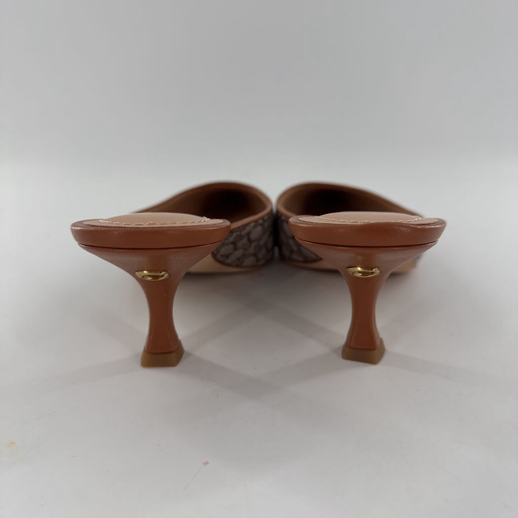 8.5 signature logo kitten heels