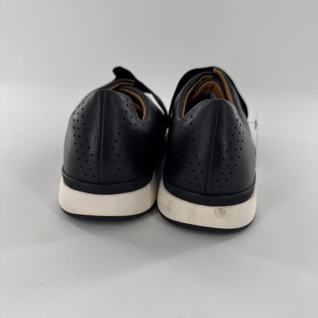 7.5 leather slip-on sneaker