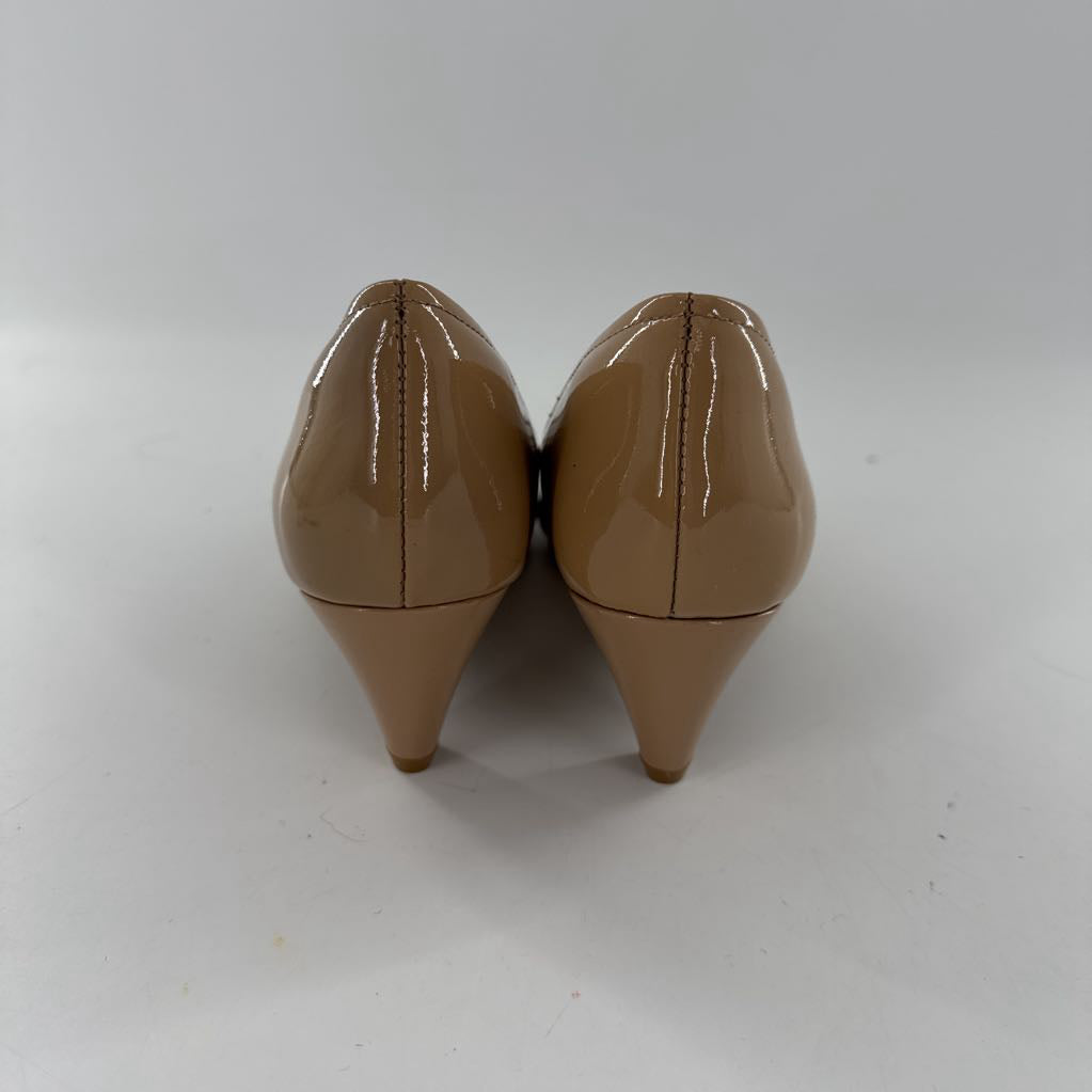 8.5 patent leather pumps