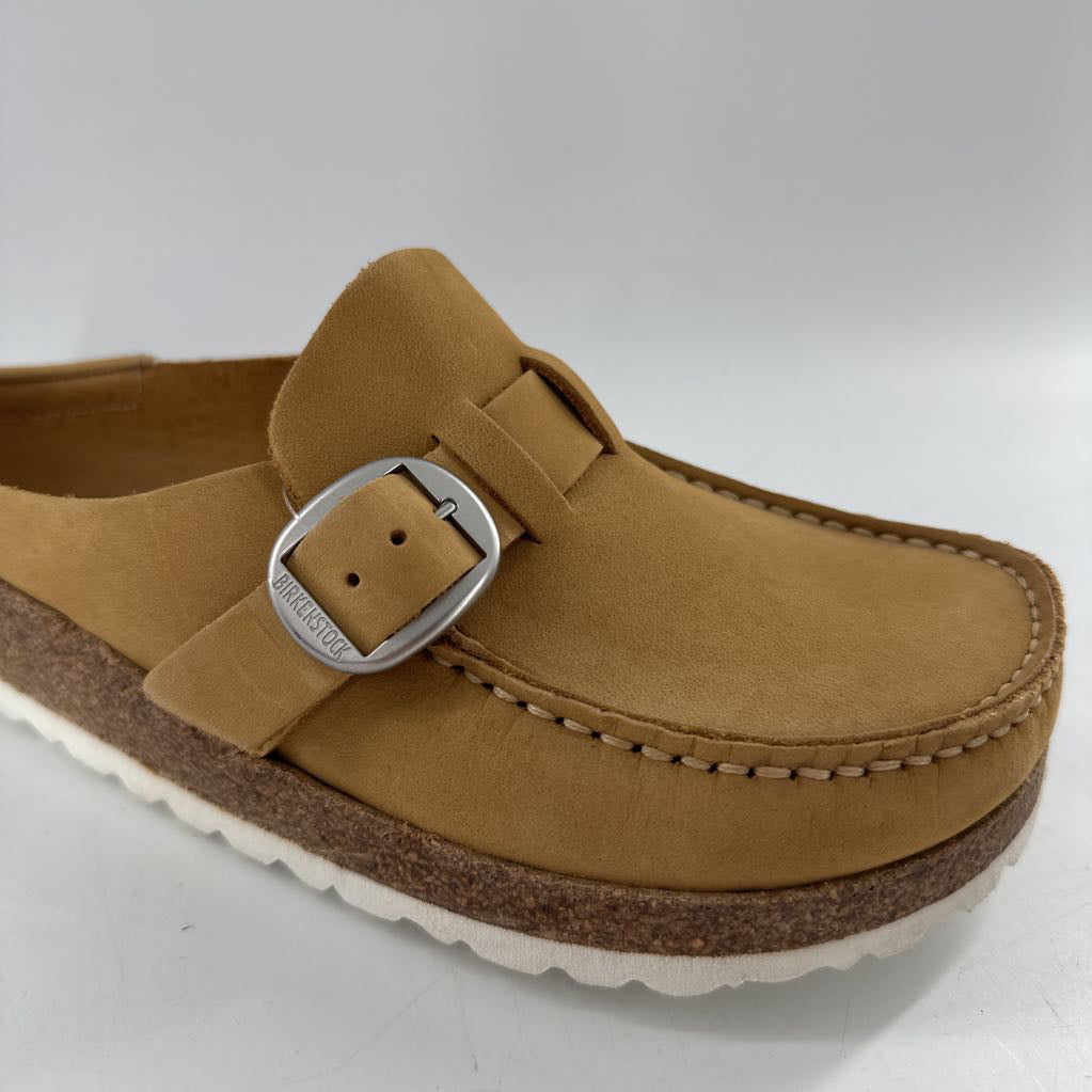 6 buckle clogs