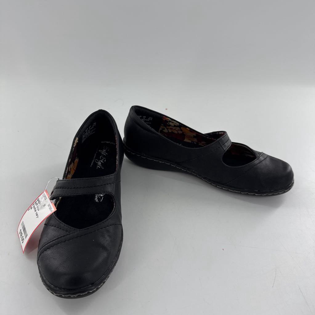 6 leather mary-janes