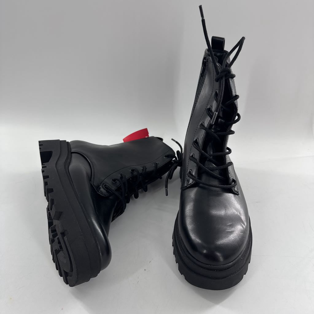 10 combat boots