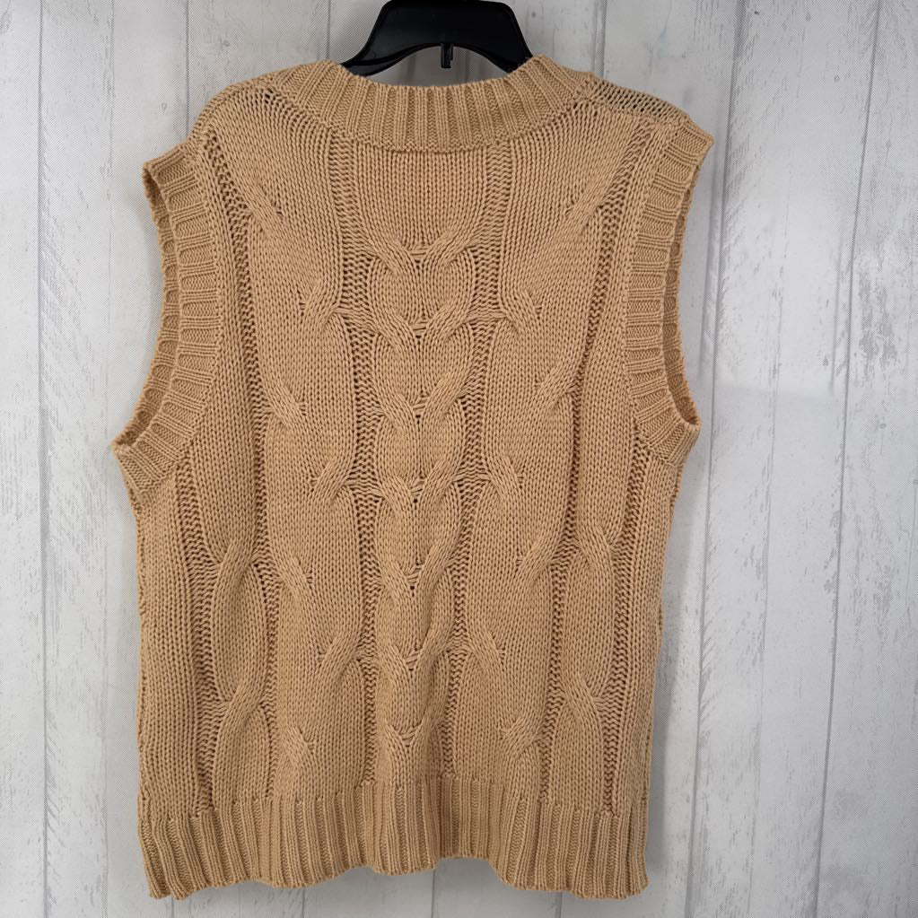 M v-neck sweater vest