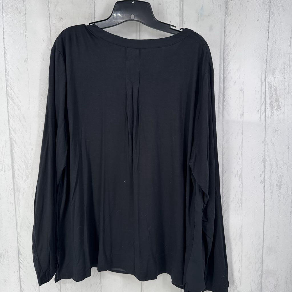 XL l/s v-neck pocket top