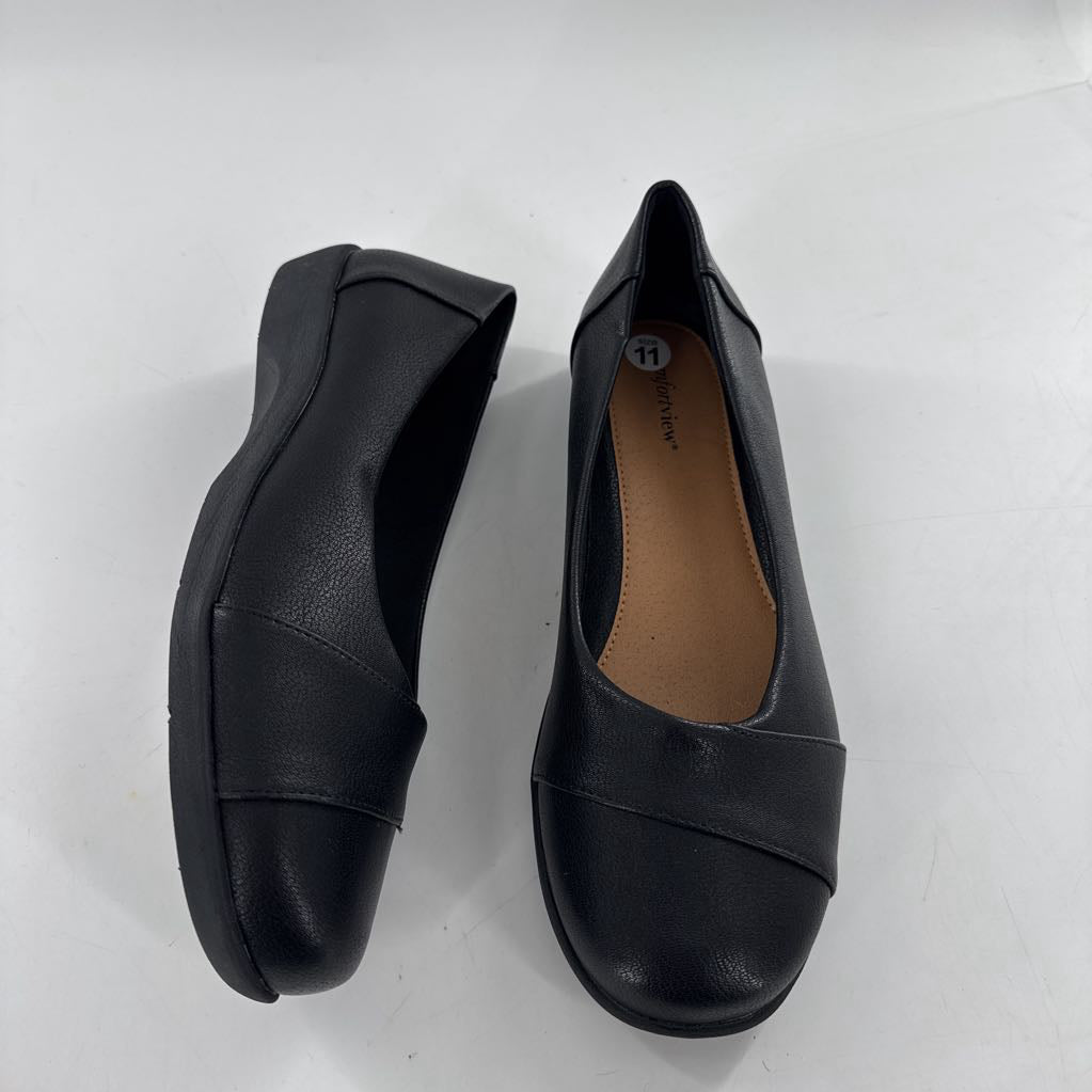 11W slip-on flats