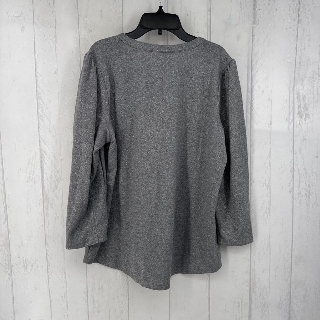 R40 L v-neck rhinestone button 3/4 slv top