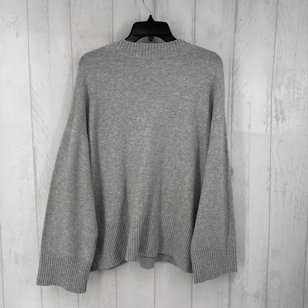 M v-neck sweater