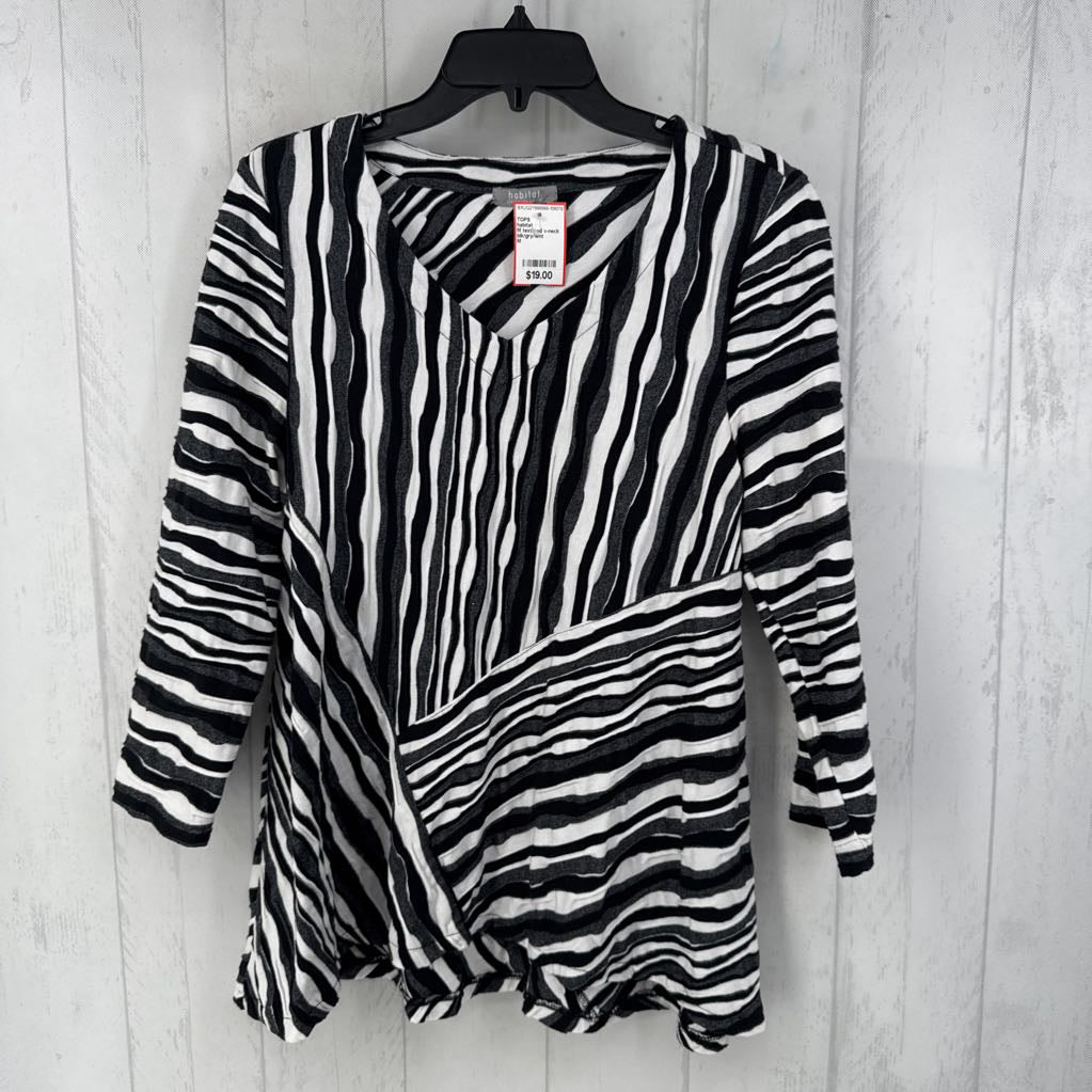 M textured v-neck 3/4 slv tunic