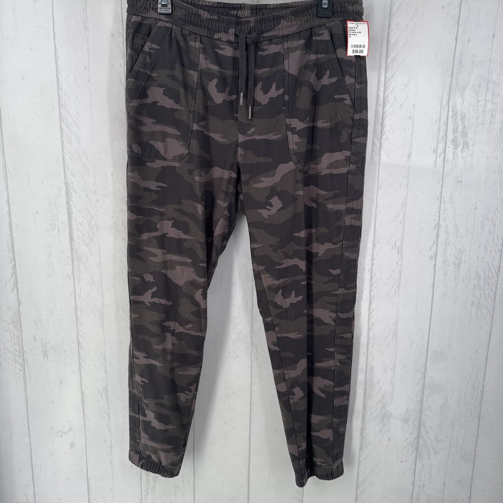 12 camo print joggers