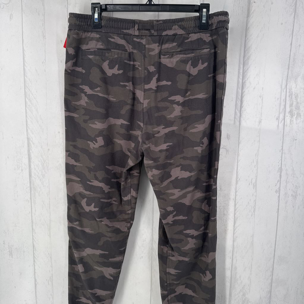 12 camo print joggers