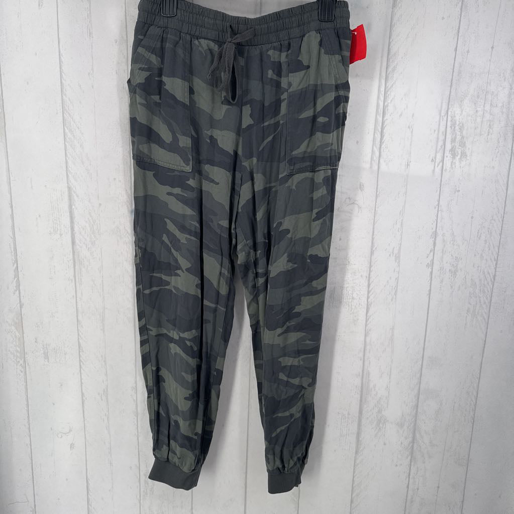 L camo print joggers