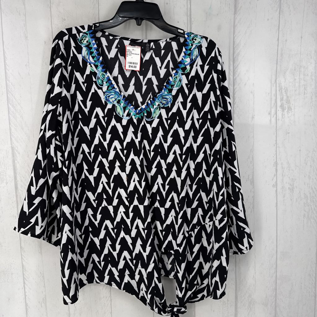 XL l/s embroidered geometric pattern knotted top