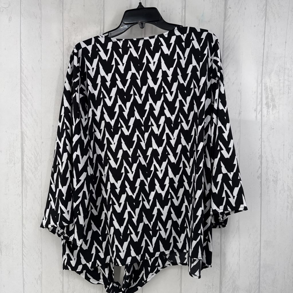 XL l/s embroidered geometric pattern knotted top