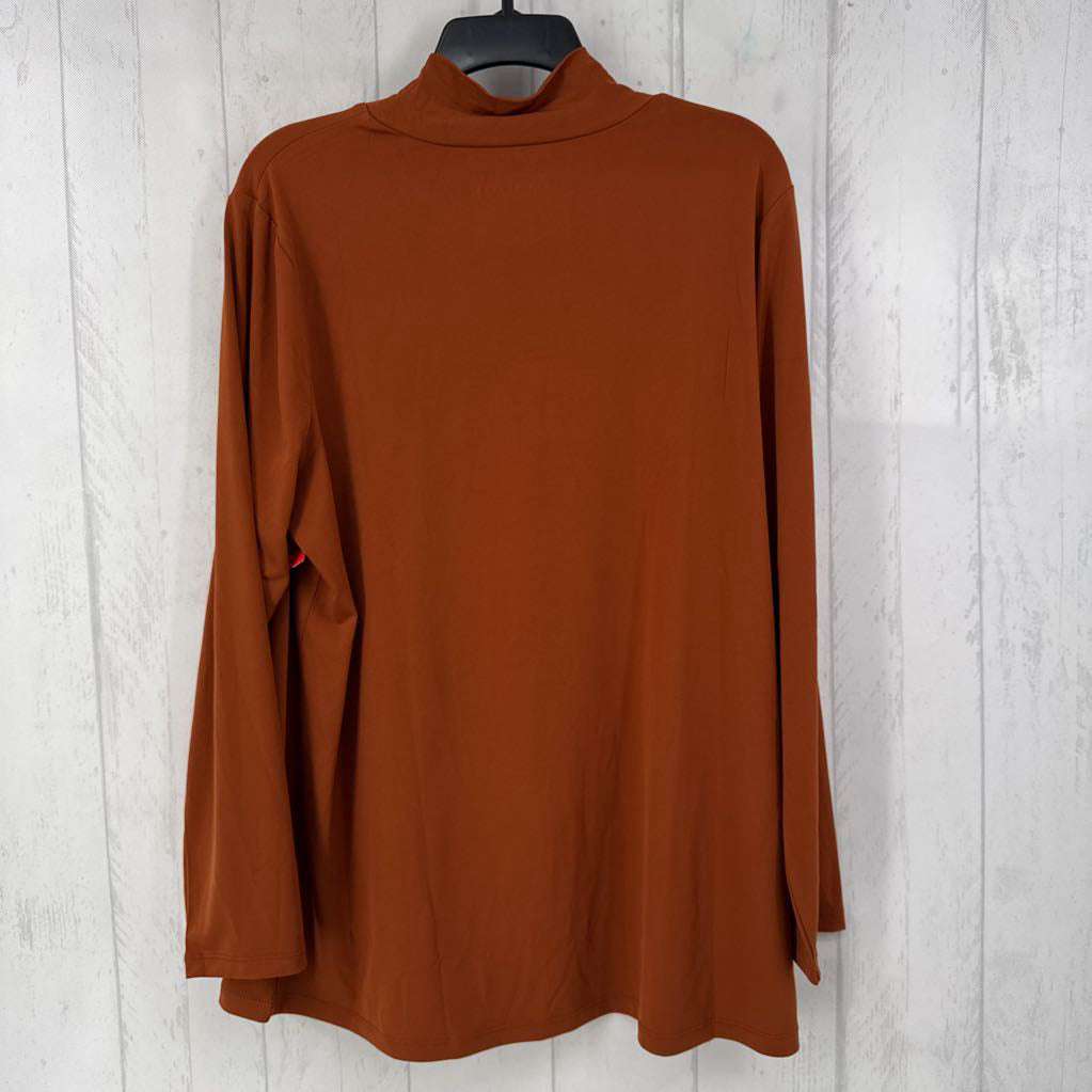 XL mock-neck l/s top