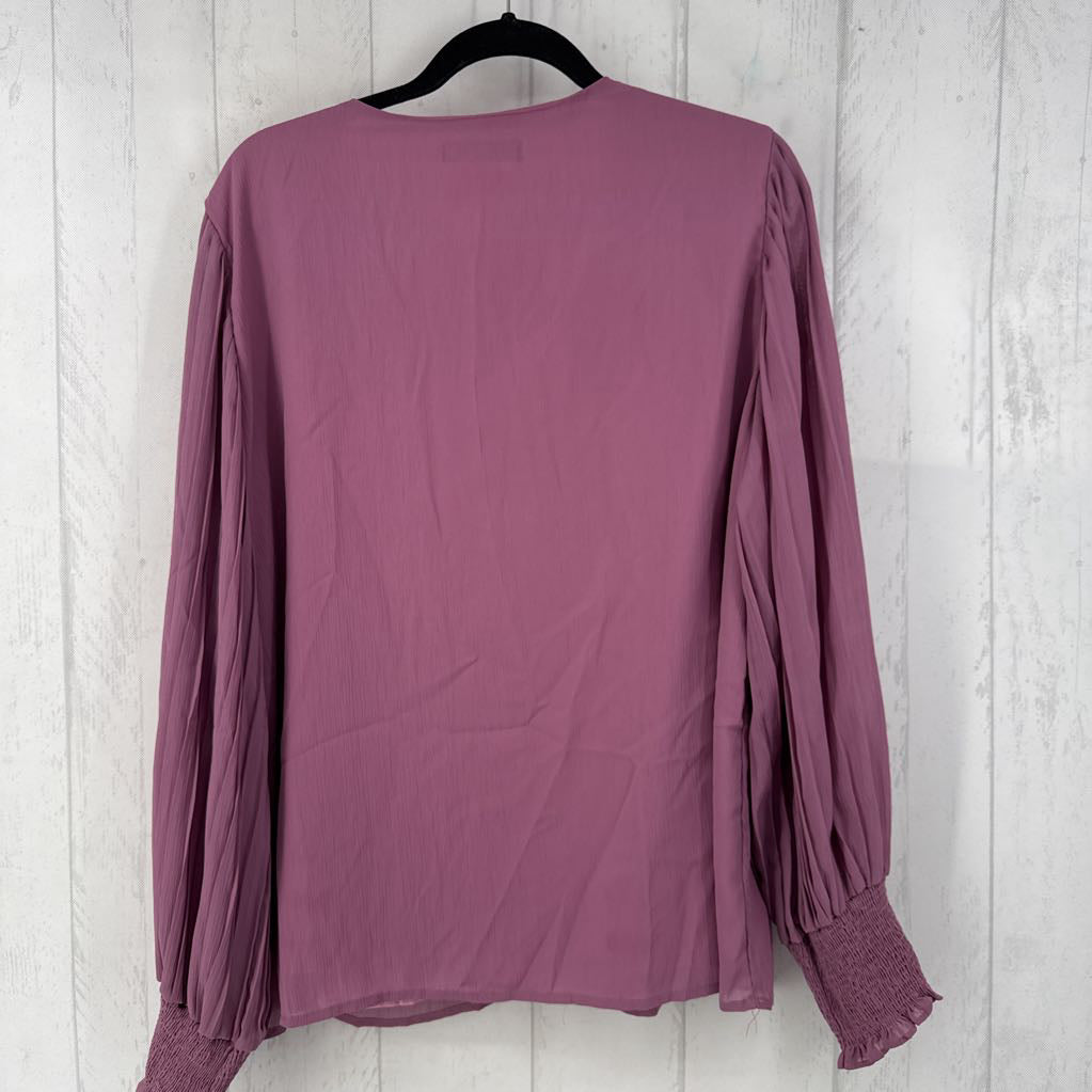 2XL v-neck pleated slv top