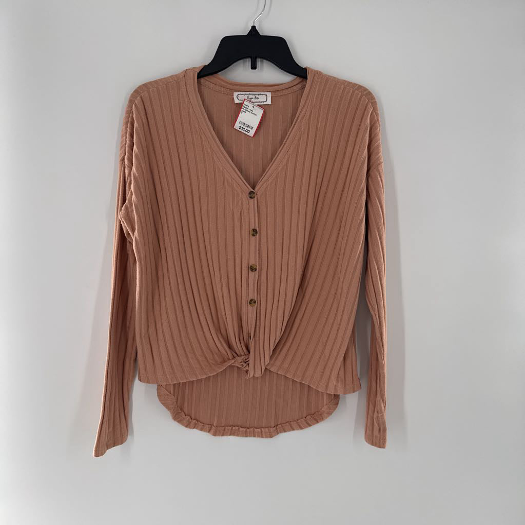 M ribbed button down l/s hi-lo top