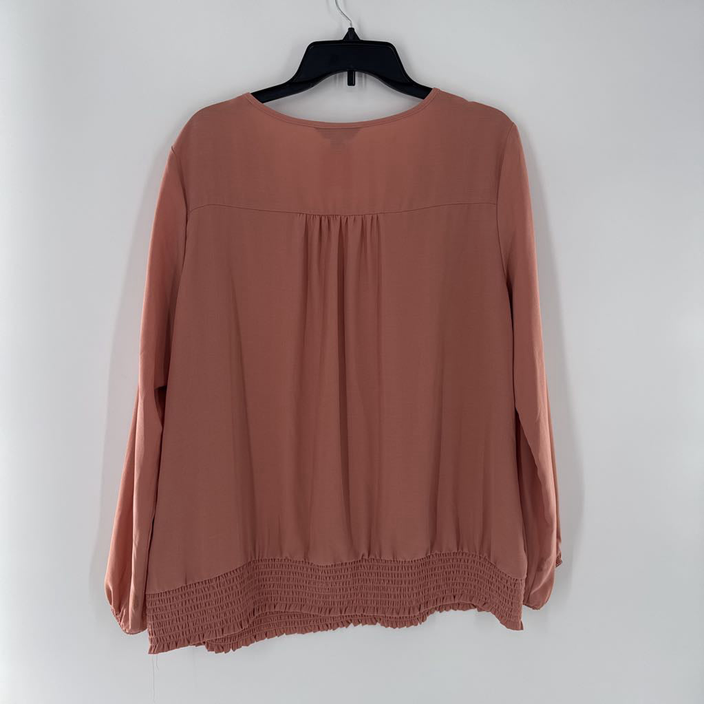 XL v-neck button down l/s top