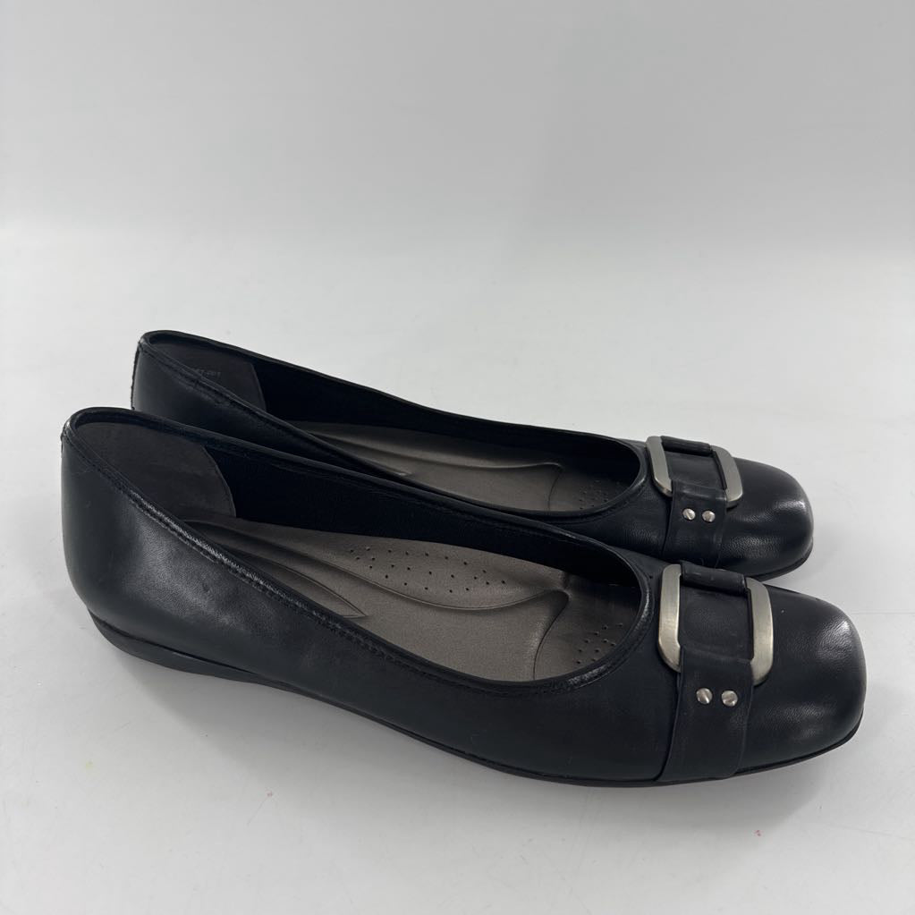 11 ballet flats w/ buckle ornament