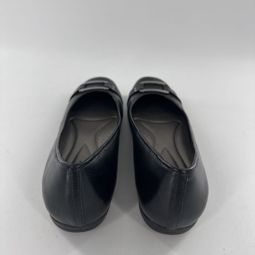 11 ballet flats w/ buckle ornament