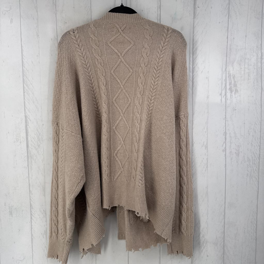 XXL cable knit cardi