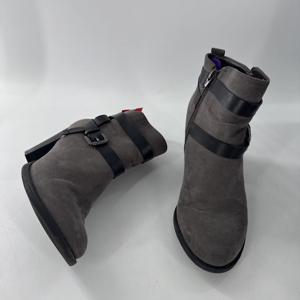 8 wrap buckle block heel boot