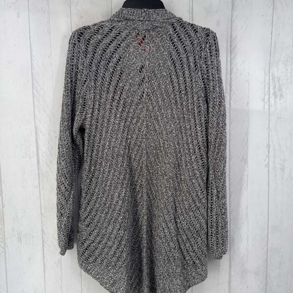 R228 2X angle front cardi