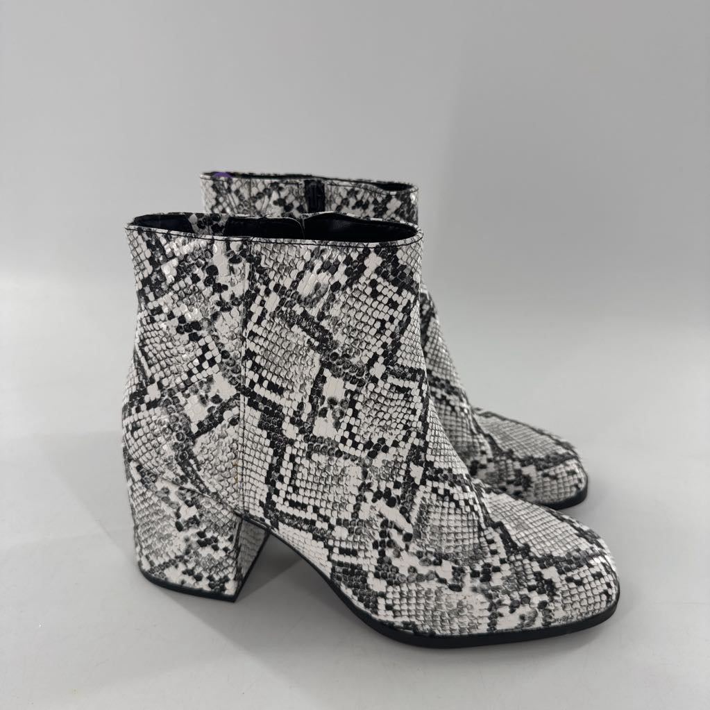 8 snakeskin print bootie
