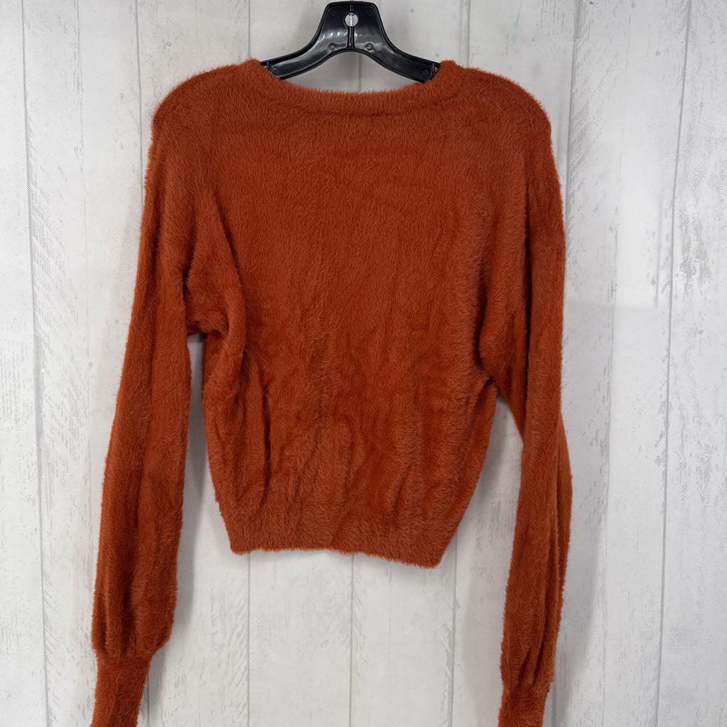 R70 XS eyelash crewneck sweater