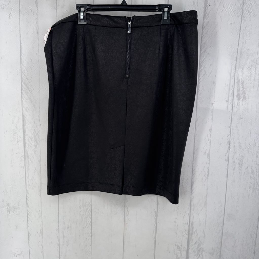 XL back zip skirt