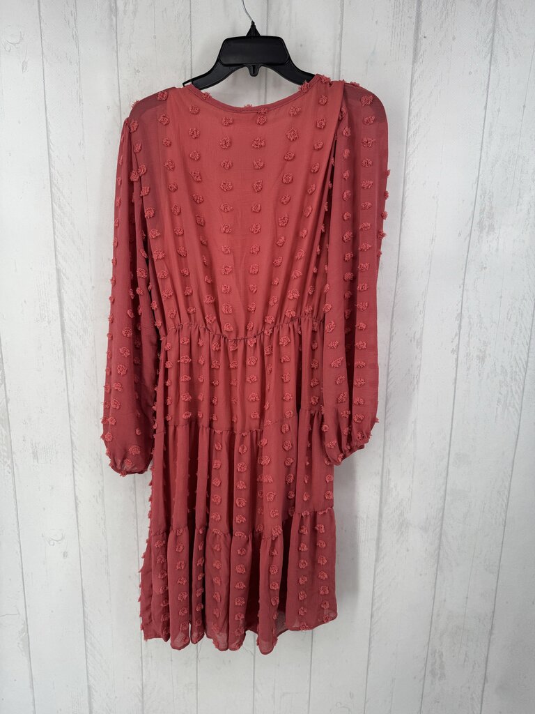 R54 M textured l/s tiered dress