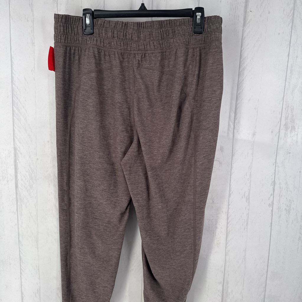 L pull-on joggers