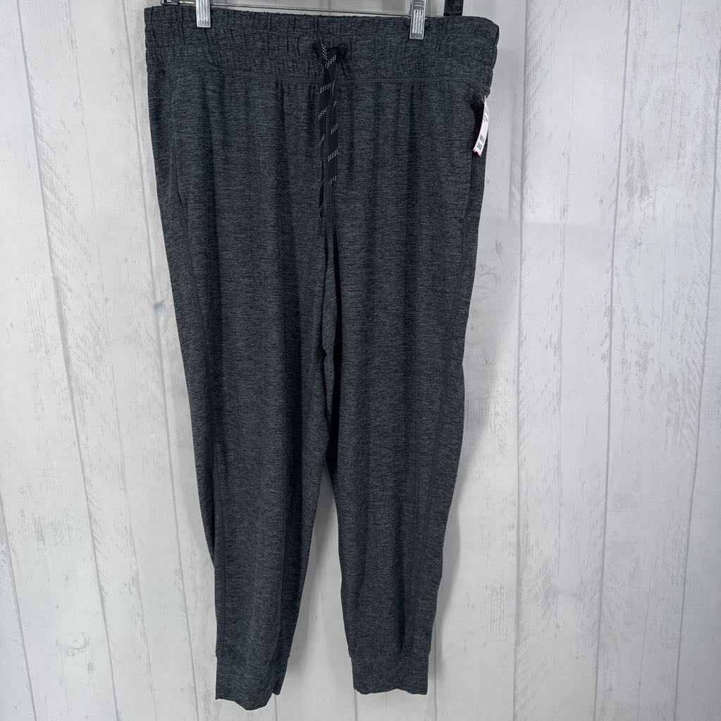 L pull-on joggers