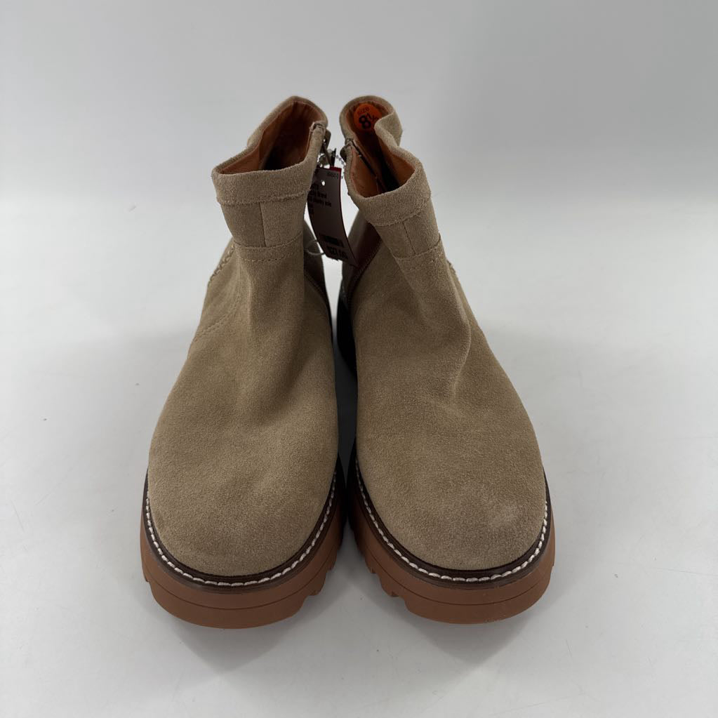 8.5 chunky sole suede boot