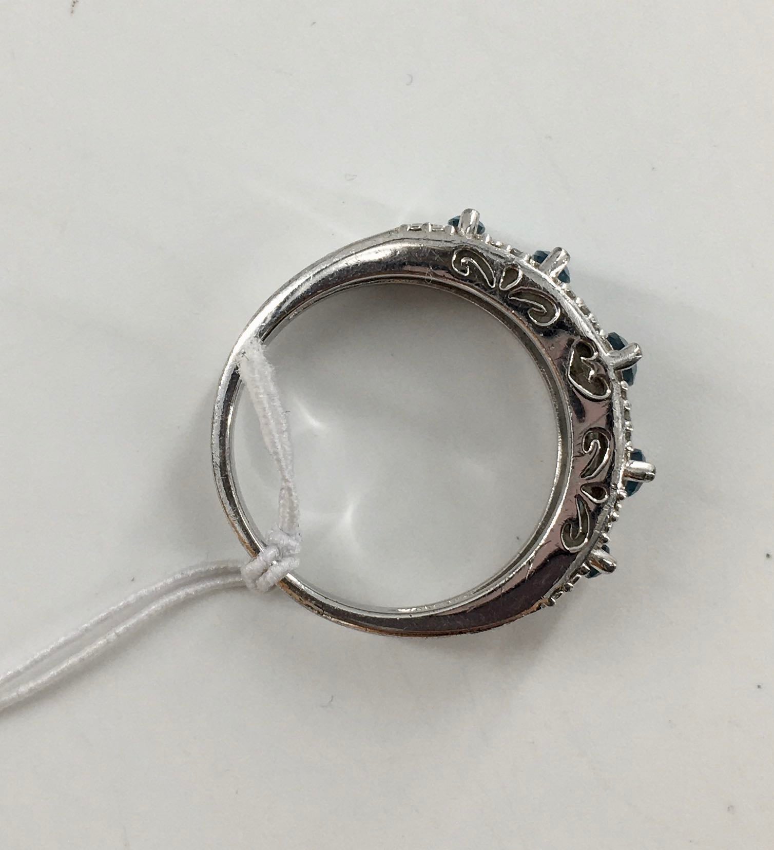 Sz 7 blue stones ring