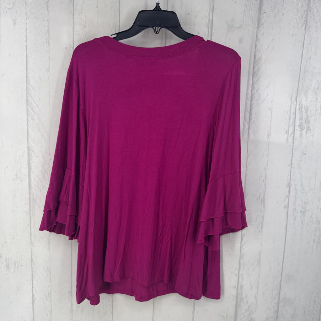 12 tiered ruffle s/s v-neck top