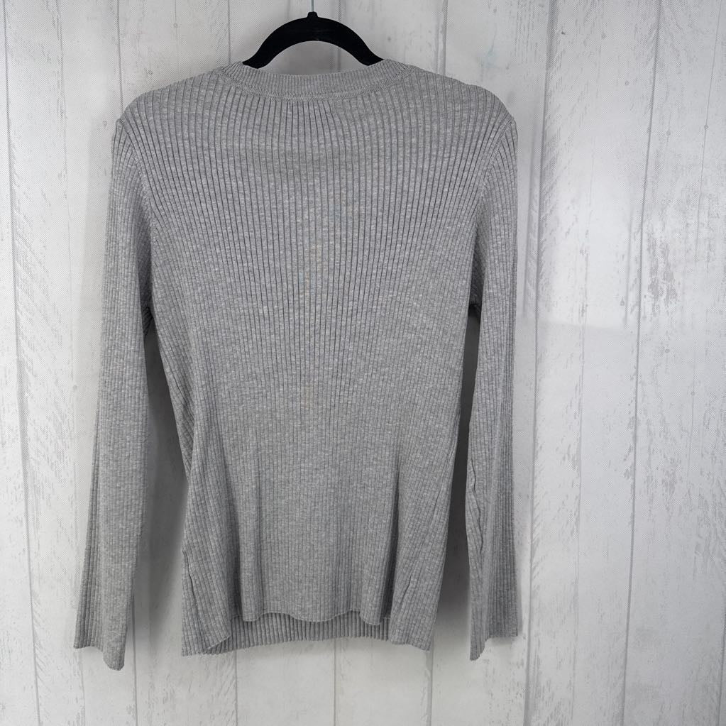 1X ribbed v-neck w/ buttons l/s top